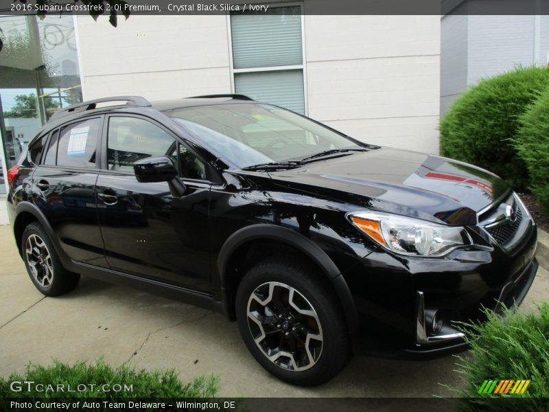 Front 3/4 View of 2016 Crosstrek 2.0i Premium