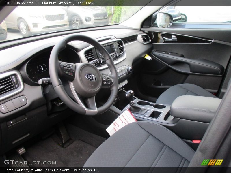 Platinum Graphite / Satin Black 2016 Kia Sorento LX