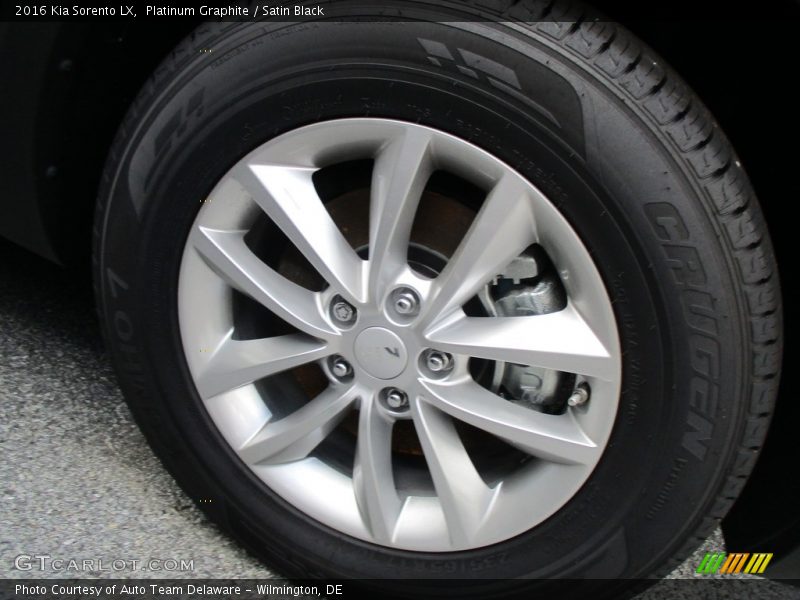 Platinum Graphite / Satin Black 2016 Kia Sorento LX