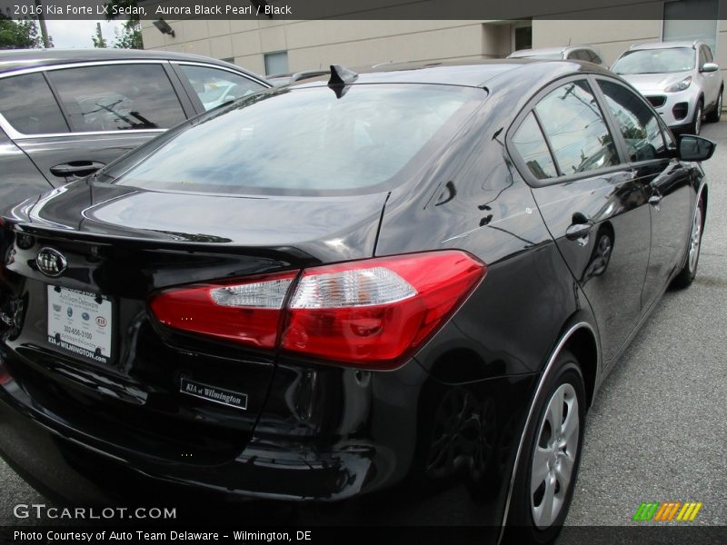 Aurora Black Pearl / Black 2016 Kia Forte LX Sedan