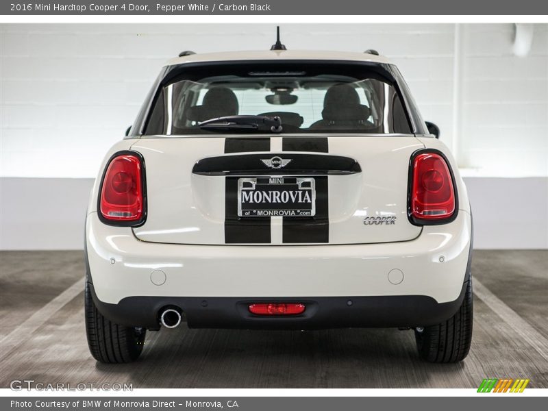 Pepper White / Carbon Black 2016 Mini Hardtop Cooper 4 Door