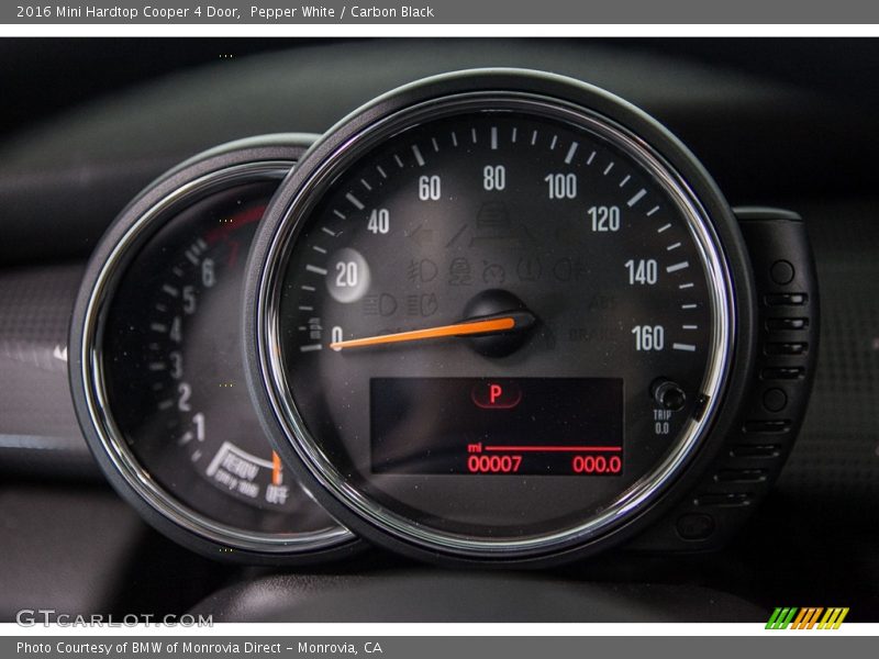 Pepper White / Carbon Black 2016 Mini Hardtop Cooper 4 Door