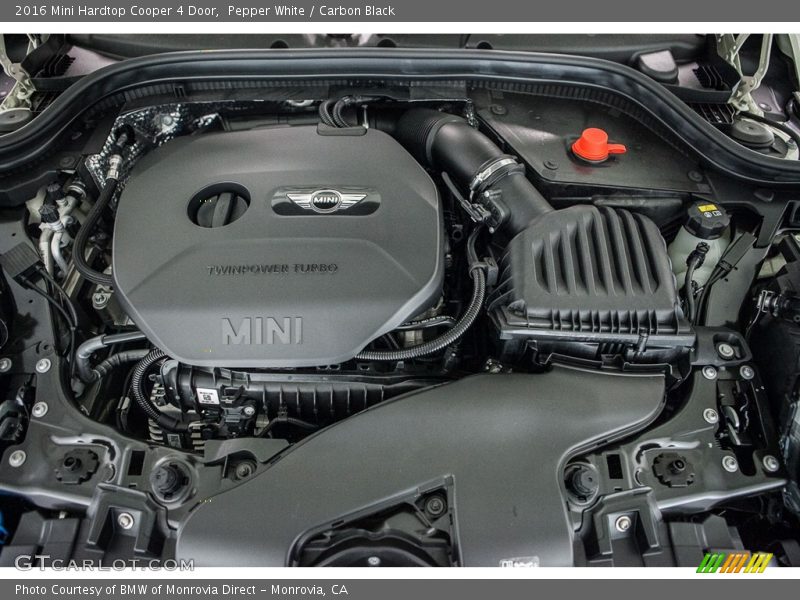 Pepper White / Carbon Black 2016 Mini Hardtop Cooper 4 Door