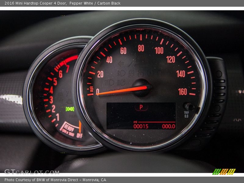Pepper White / Carbon Black 2016 Mini Hardtop Cooper 4 Door