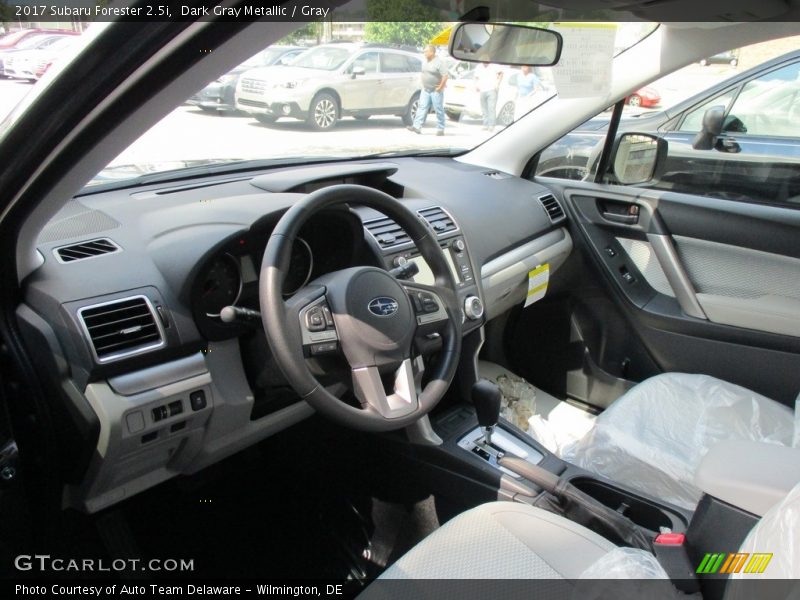 Dark Gray Metallic / Gray 2017 Subaru Forester 2.5i
