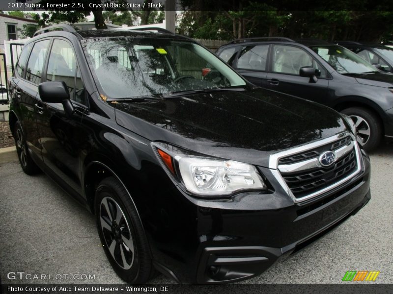 Crystal Black Silica / Black 2017 Subaru Forester 2.5i
