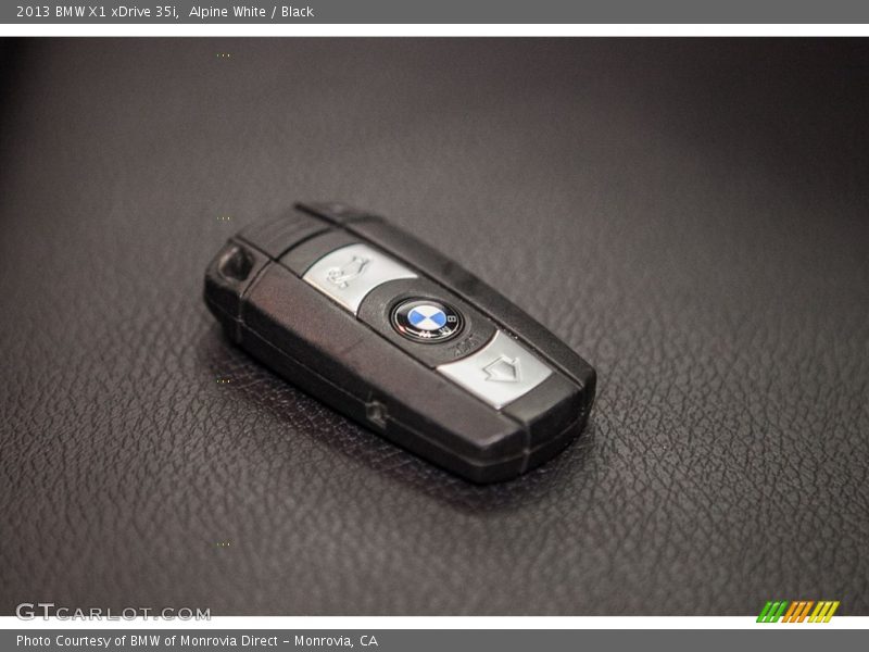 Alpine White / Black 2013 BMW X1 xDrive 35i
