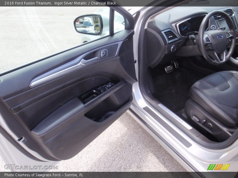 Ingot Silver Metallic / Charcoal Black 2016 Ford Fusion Titanium