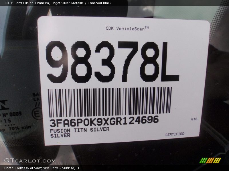 Ingot Silver Metallic / Charcoal Black 2016 Ford Fusion Titanium