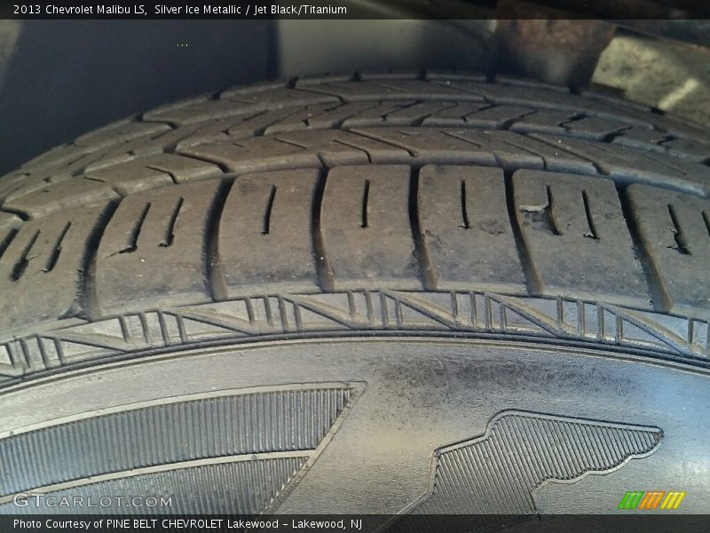 Silver Ice Metallic / Jet Black/Titanium 2013 Chevrolet Malibu LS