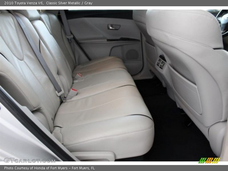 Classic Silver Metallic / Gray 2010 Toyota Venza V6