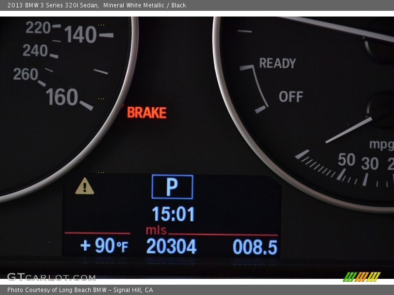 Mineral White Metallic / Black 2013 BMW 3 Series 320i Sedan