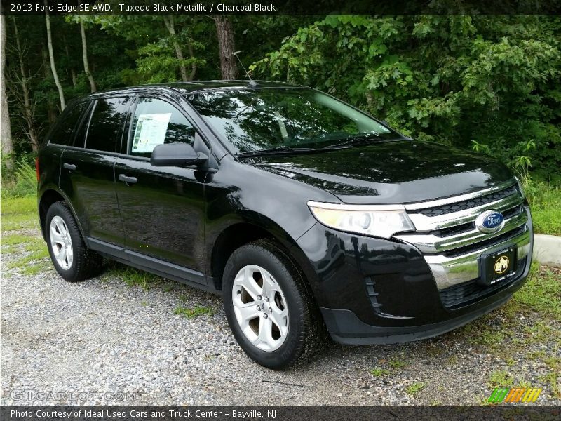 Tuxedo Black Metallic / Charcoal Black 2013 Ford Edge SE AWD