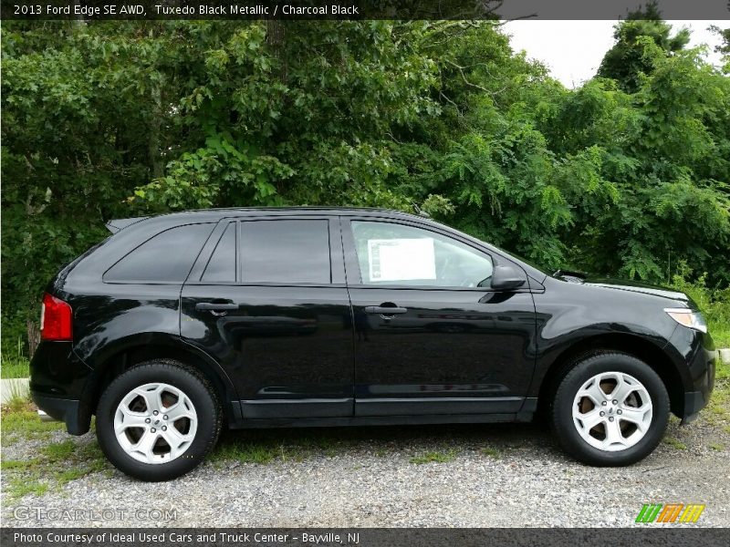 Tuxedo Black Metallic / Charcoal Black 2013 Ford Edge SE AWD