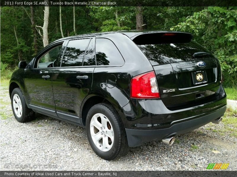 Tuxedo Black Metallic / Charcoal Black 2013 Ford Edge SE AWD