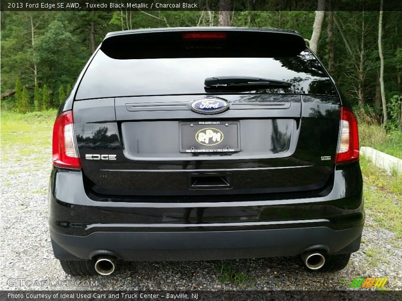 Tuxedo Black Metallic / Charcoal Black 2013 Ford Edge SE AWD