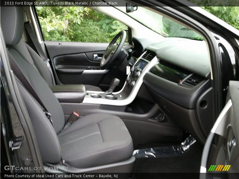 Tuxedo Black Metallic / Charcoal Black 2013 Ford Edge SE AWD