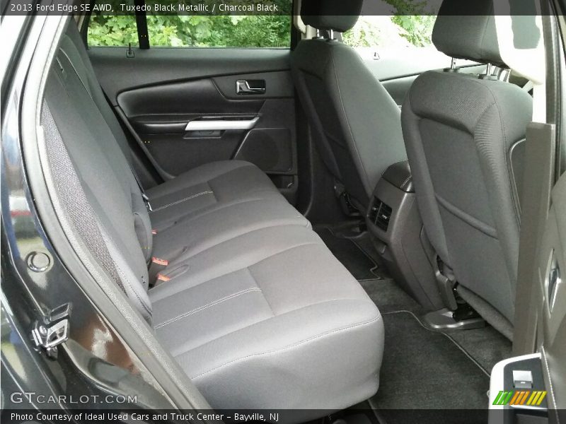Tuxedo Black Metallic / Charcoal Black 2013 Ford Edge SE AWD
