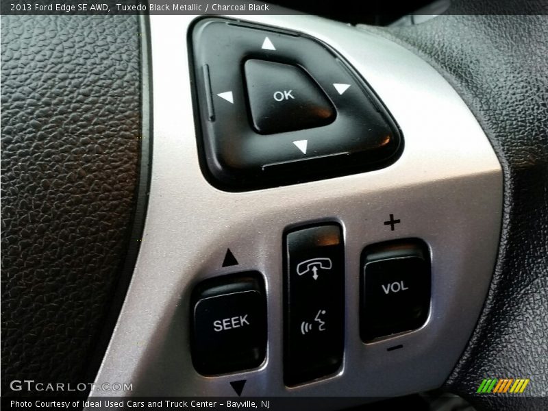 Tuxedo Black Metallic / Charcoal Black 2013 Ford Edge SE AWD
