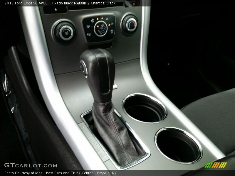 Tuxedo Black Metallic / Charcoal Black 2013 Ford Edge SE AWD