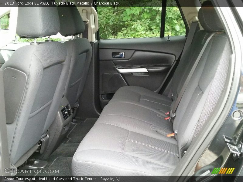 Tuxedo Black Metallic / Charcoal Black 2013 Ford Edge SE AWD