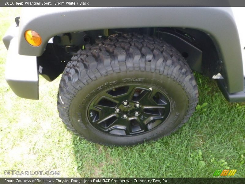 Bright White / Black 2016 Jeep Wrangler Sport