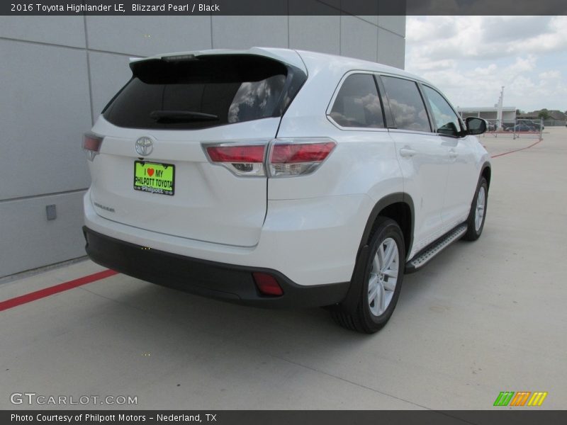 Blizzard Pearl / Black 2016 Toyota Highlander LE