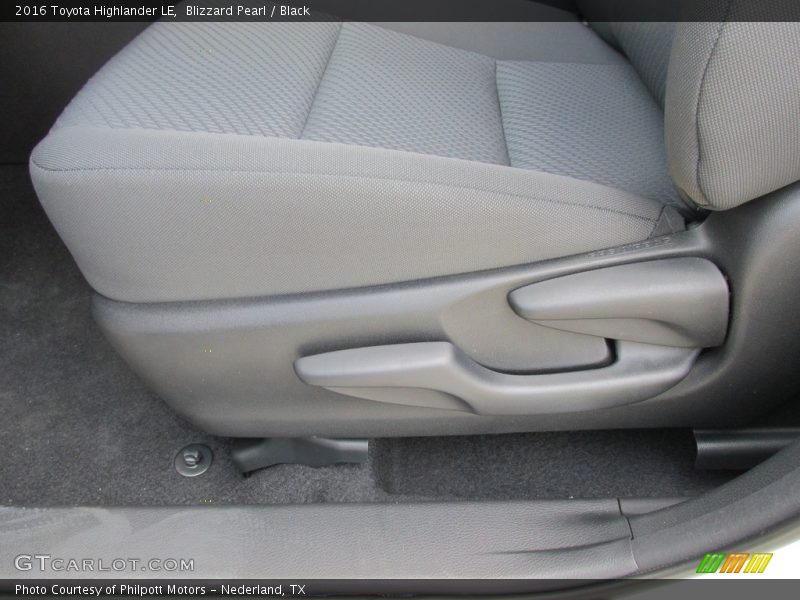 Blizzard Pearl / Black 2016 Toyota Highlander LE