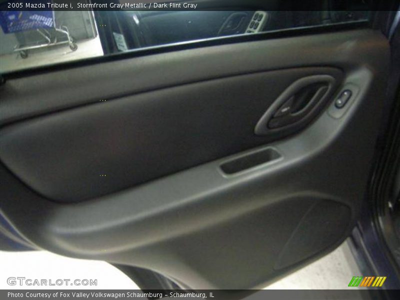 Stormfront Gray Metallic / Dark Flint Gray 2005 Mazda Tribute i