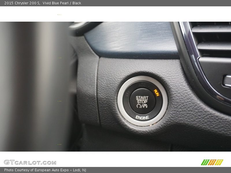 Vivid Blue Pearl / Black 2015 Chrysler 200 S