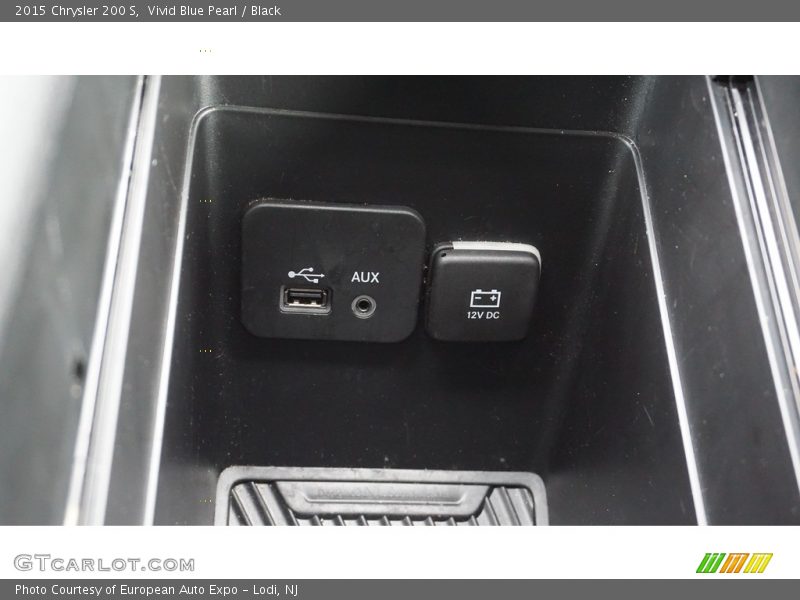 Vivid Blue Pearl / Black 2015 Chrysler 200 S