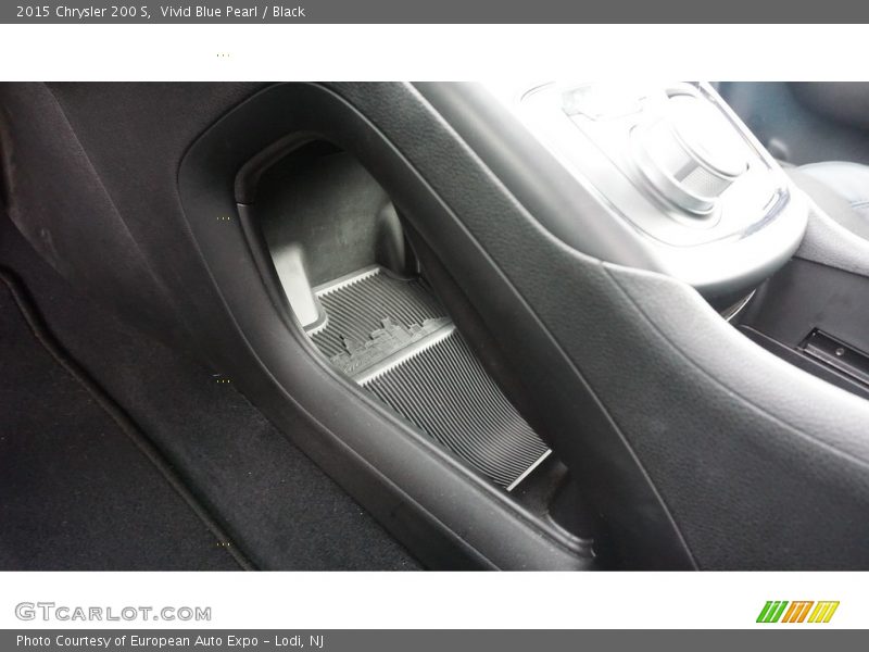 Vivid Blue Pearl / Black 2015 Chrysler 200 S
