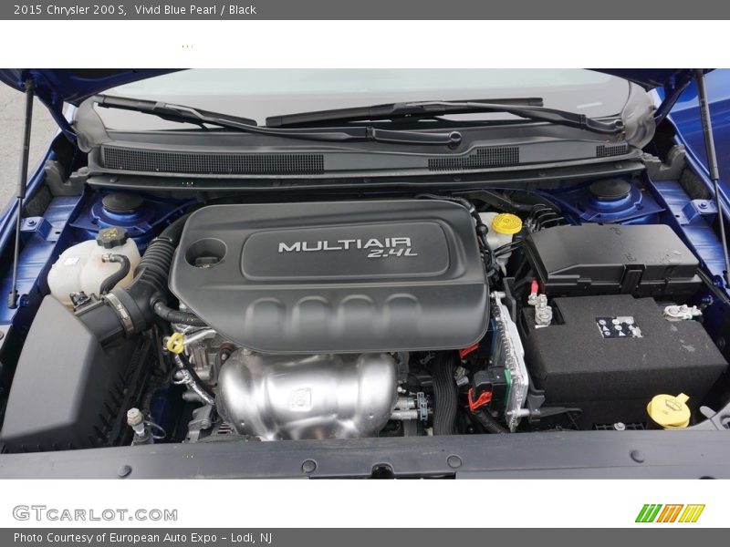 Vivid Blue Pearl / Black 2015 Chrysler 200 S