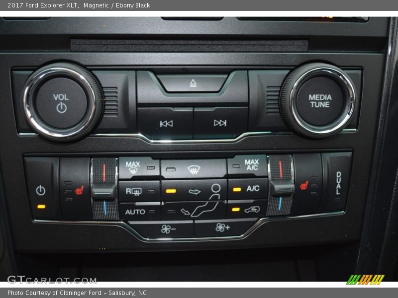 Magnetic / Ebony Black 2017 Ford Explorer XLT