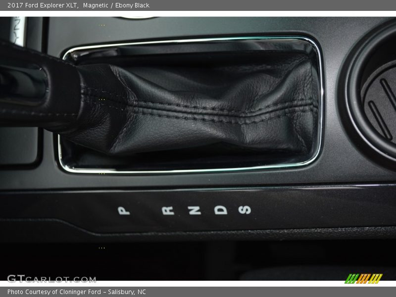 Magnetic / Ebony Black 2017 Ford Explorer XLT