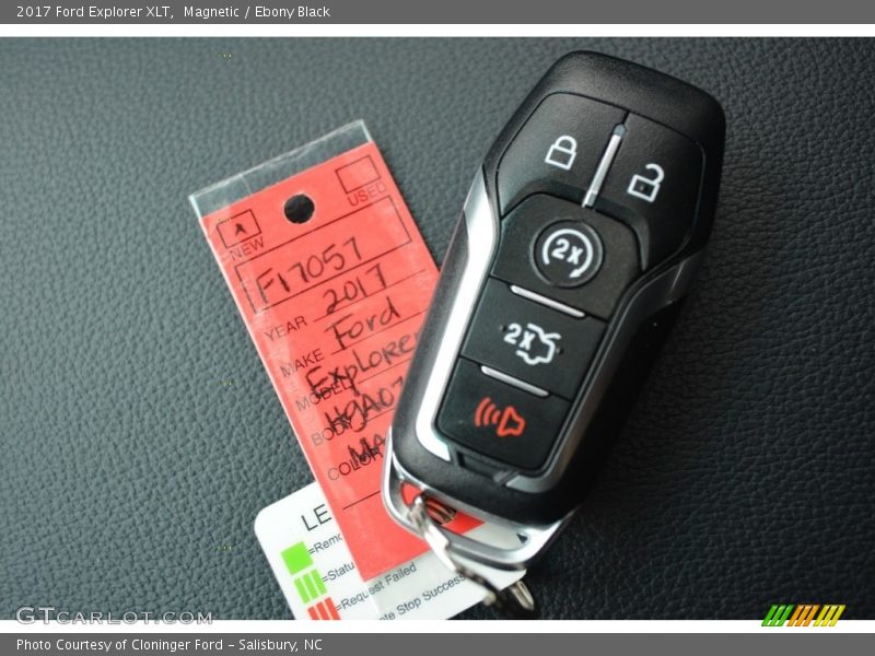 Magnetic / Ebony Black 2017 Ford Explorer XLT