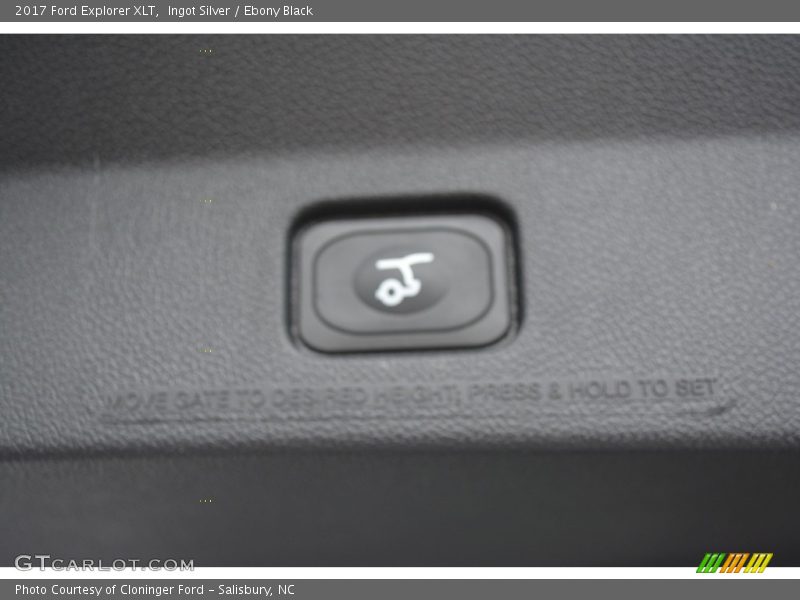 Ingot Silver / Ebony Black 2017 Ford Explorer XLT