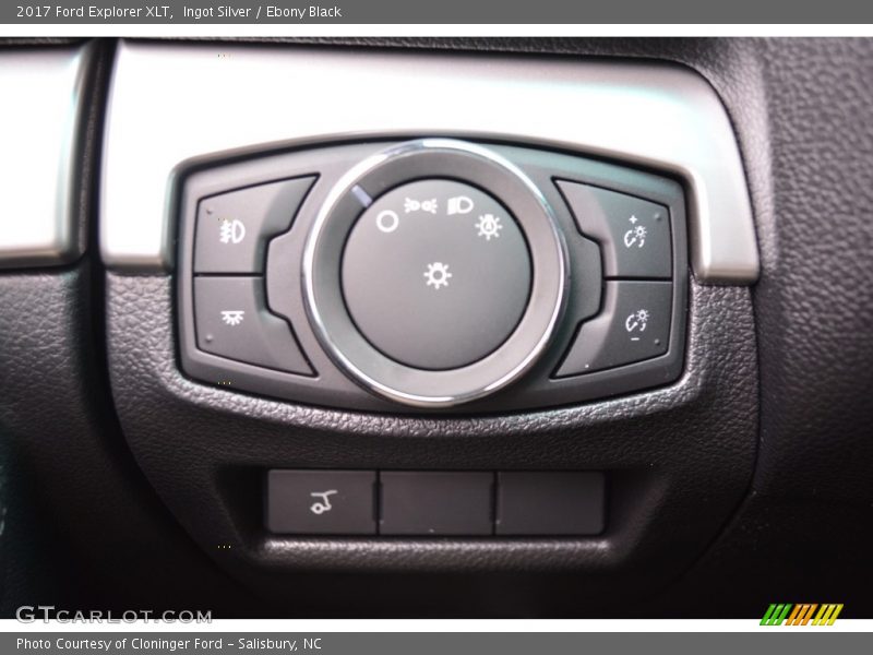 Ingot Silver / Ebony Black 2017 Ford Explorer XLT