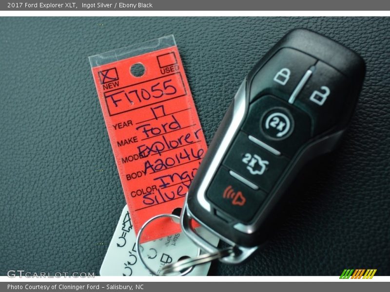 Ingot Silver / Ebony Black 2017 Ford Explorer XLT
