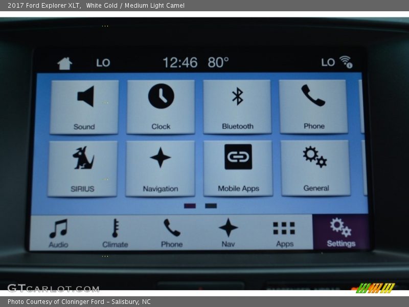 White Gold / Medium Light Camel 2017 Ford Explorer XLT