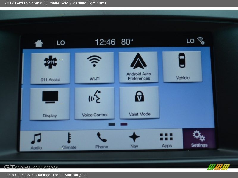 White Gold / Medium Light Camel 2017 Ford Explorer XLT