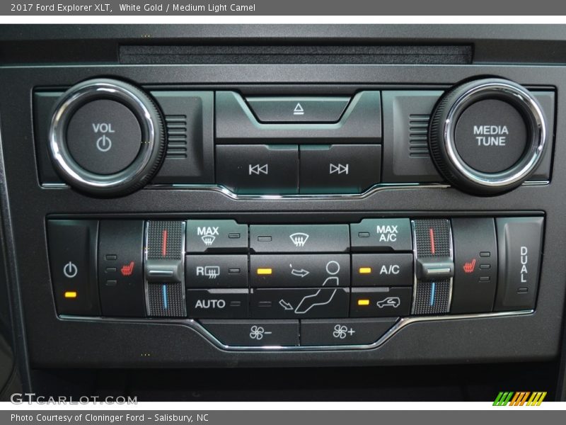 White Gold / Medium Light Camel 2017 Ford Explorer XLT