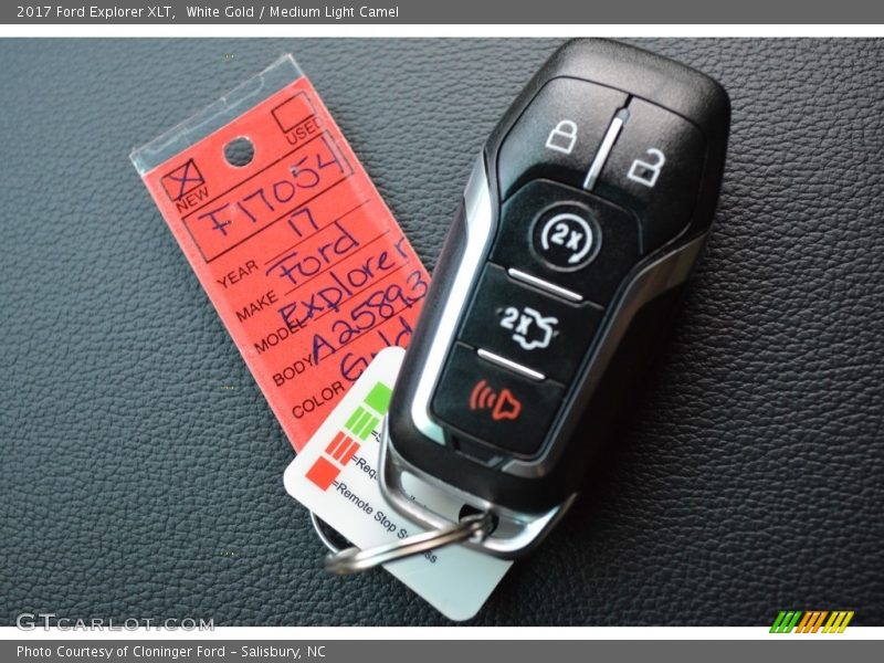 White Gold / Medium Light Camel 2017 Ford Explorer XLT