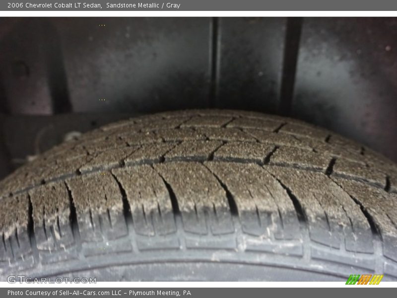 Sandstone Metallic / Gray 2006 Chevrolet Cobalt LT Sedan