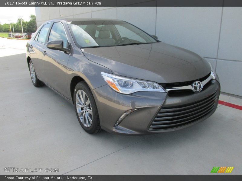 Front 3/4 View of 2017 Camry XLE V6