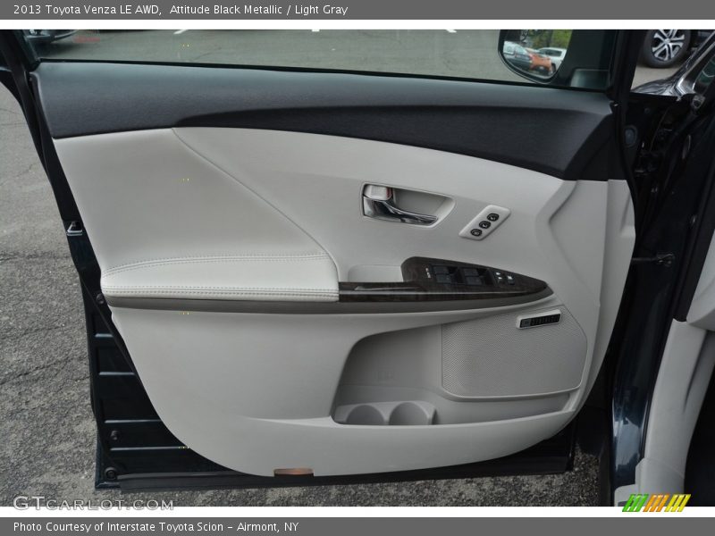 Attitude Black Metallic / Light Gray 2013 Toyota Venza LE AWD