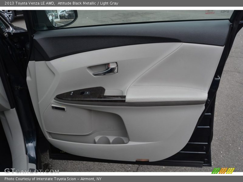 Attitude Black Metallic / Light Gray 2013 Toyota Venza LE AWD