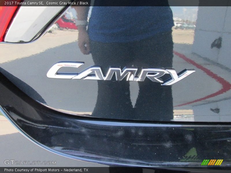 Cosmic Gray Mica / Black 2017 Toyota Camry SE