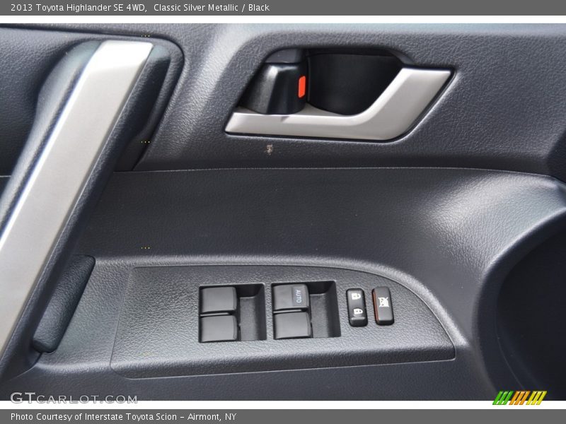 Classic Silver Metallic / Black 2013 Toyota Highlander SE 4WD