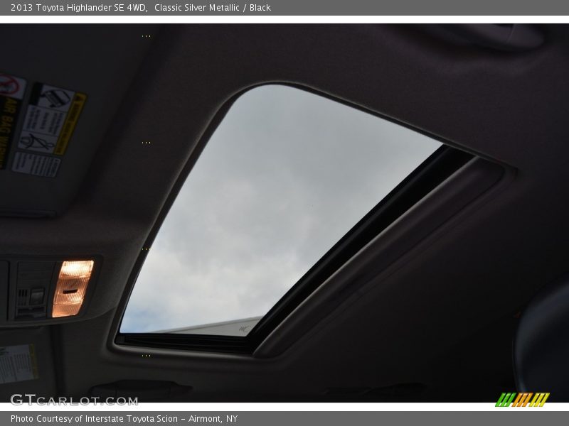 Classic Silver Metallic / Black 2013 Toyota Highlander SE 4WD